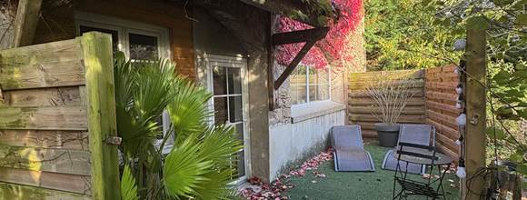terrasse-fleurie-exterieur-gite-le-lijaly-bournezeau-vendee-nature-campagne.jpg
