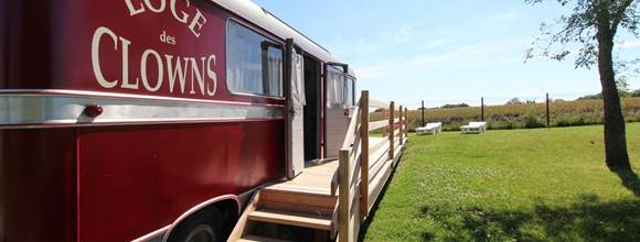 13 Gite la chevalerie 49170 roulotte loge des clowns