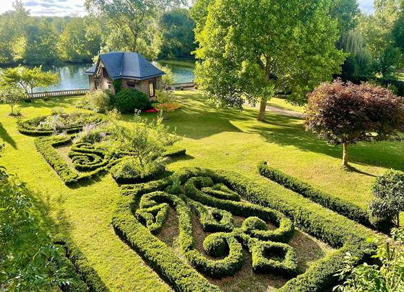 Maison d'hôtes - proche Angers - Grand jardin clos