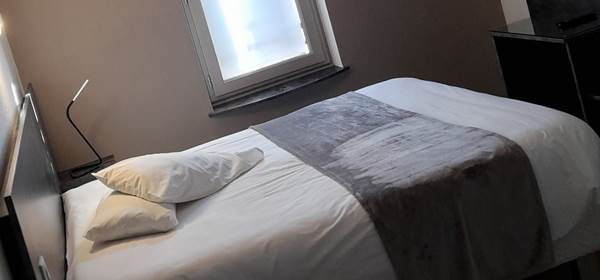 chambre singlegrand lit  le tout va bien valence d agen golfech