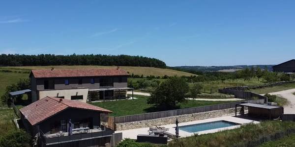 Hitton-séjours-nature-gîte-piscine