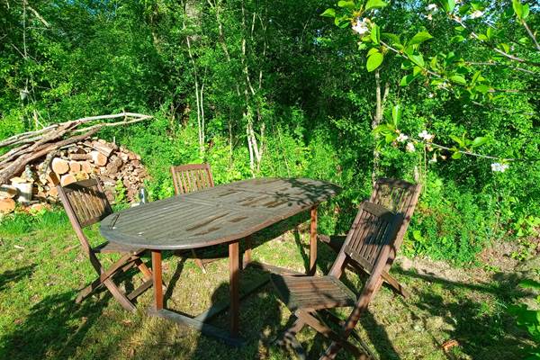 Espaces détentes en extérieur dans un écrin de verdure