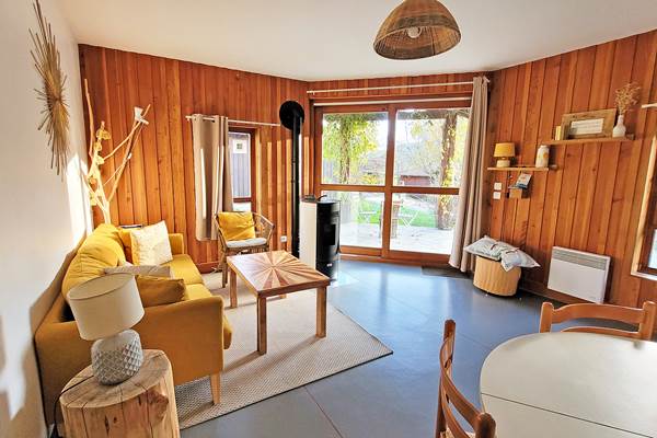 salon-chalet-soleil-poele-3