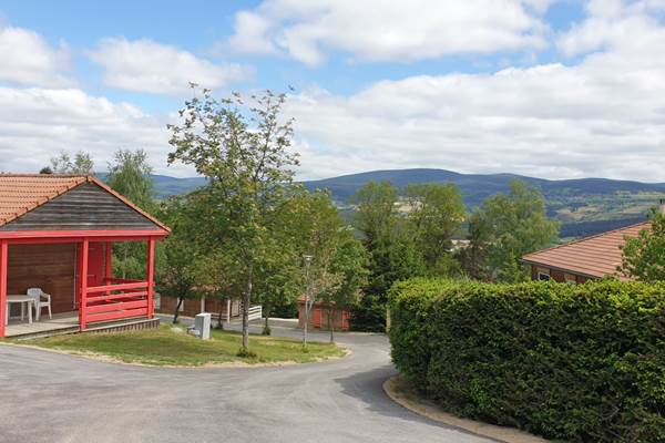 Un village bien intégré dans son cadre de pleine Nature (photo mai 2022)