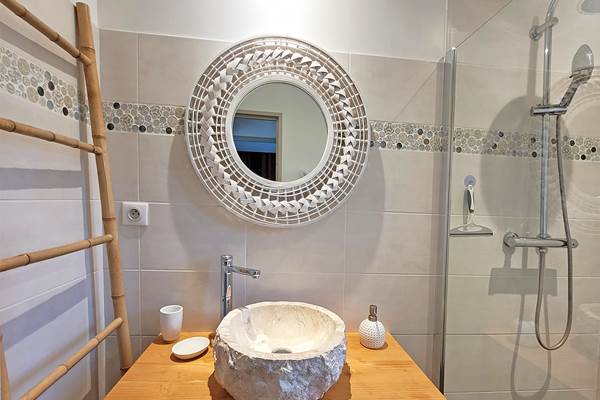 salle-de-bain-chalet-pelardon-2