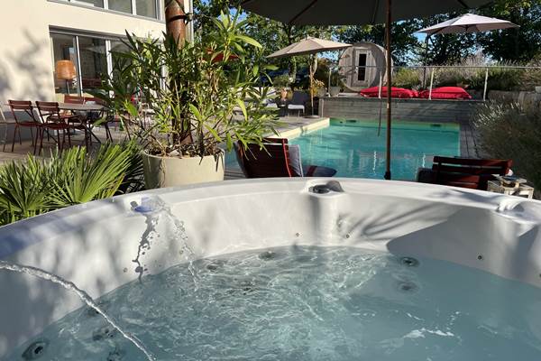 Piscine ou jacuzzi _