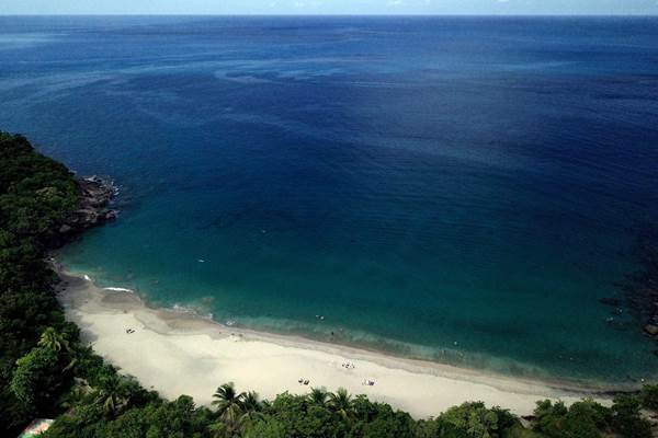 PLAGE LEROUX POUR LE FARE NIENTE OU LE MASQUE ET TUBA