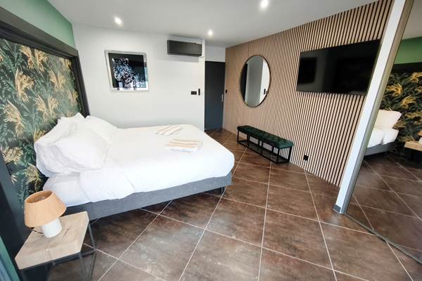 Master Suite "Jungle" haut de gamme avec terrasse privée
