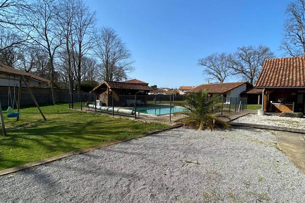 Vue depuis l'entrée parking