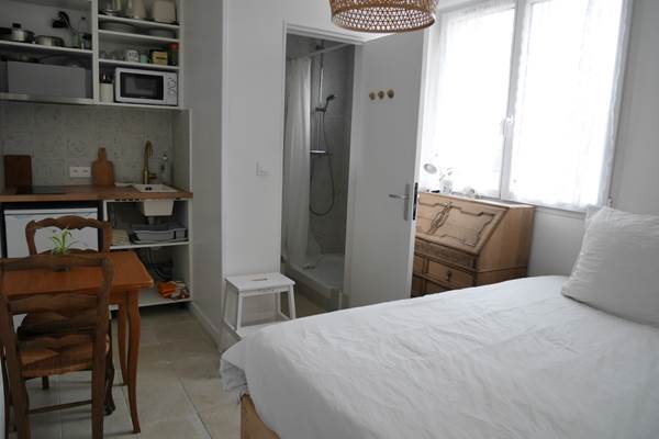 Orchidée, studette à Montreuil