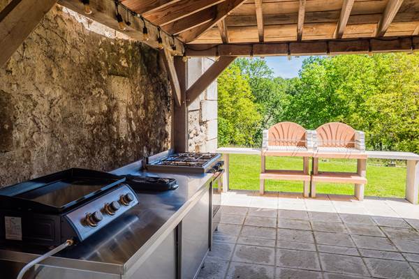Outside kitchen 2