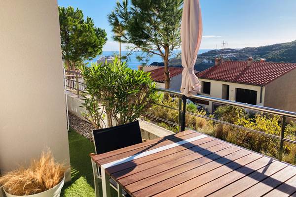 Grande terrasse vue mer