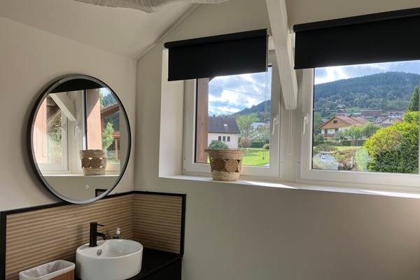 Little Green - Salle de bain ouverte avec vue sur la montagne