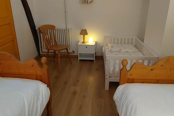 Chambre enfants 2 lits 90x190 et un petit lit type Montesouri jusque 6 ans