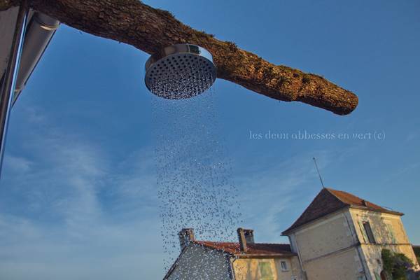 Douche chaude la Piscine