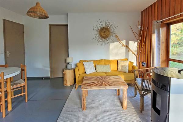 salon-chalet-soleil-poele-2