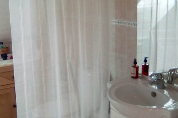 Avec Lavabo et WC