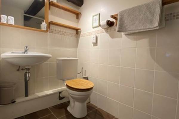 86ABD4B7-6563-4807-8ADD-6CDA4A60F89E_4_5005_c