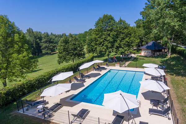 Piscine au coeur du parc de 10 hectares