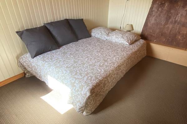 E2A67F60-198A-48D5-98DC-6663C91884F1_1_105_c