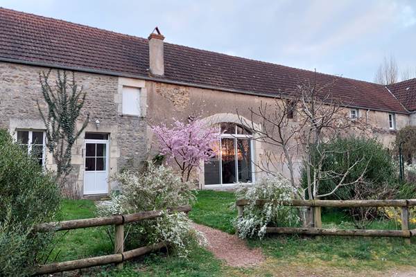 ENTREE petit gîte Avallon Bourgogne LA FERME DU BOIS DIEU1