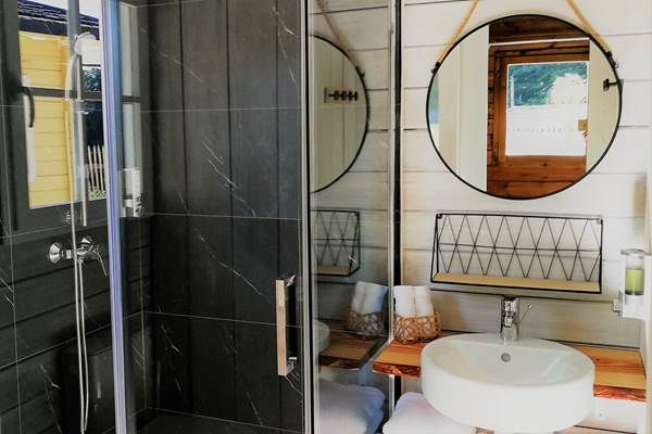 2nde salle d'eau, Twin Cabane