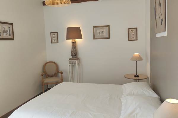 chambre petit gîte Avallon Bourgogne LA FERME DU BOIS DIEU5