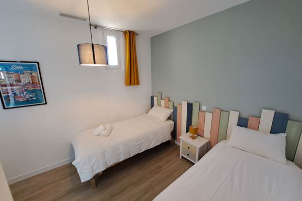 Vue complémentaire de la chambre enfants du gîte Le Ramonetage.