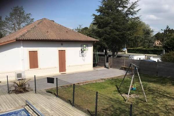 Boulodrome, jeux, parking