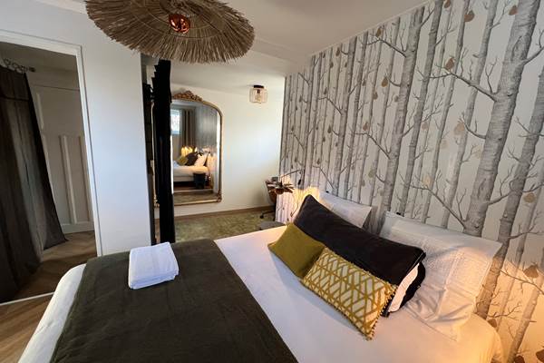 Roz - Lit Queen Size