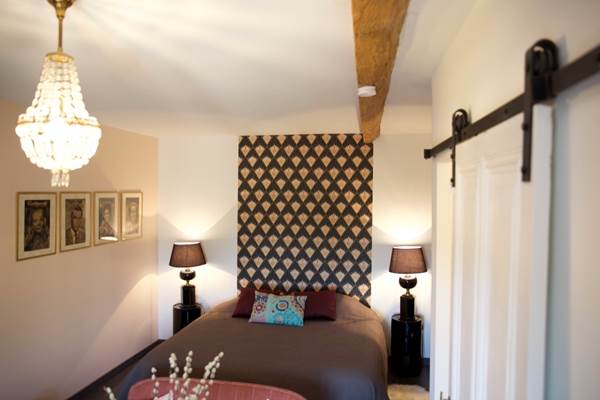 Gris, noir, rose poudré