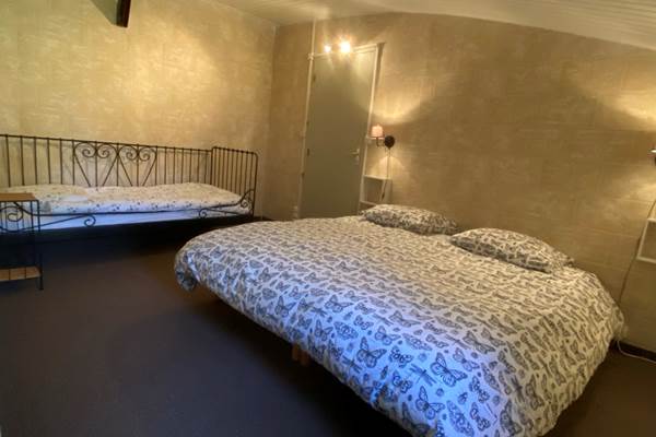 9AC6E34B-0A1C-416A-8955-6751B08EF78D_1_105_c