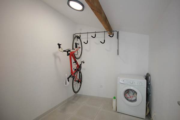 Local commun pour le stockage des vélos & skis