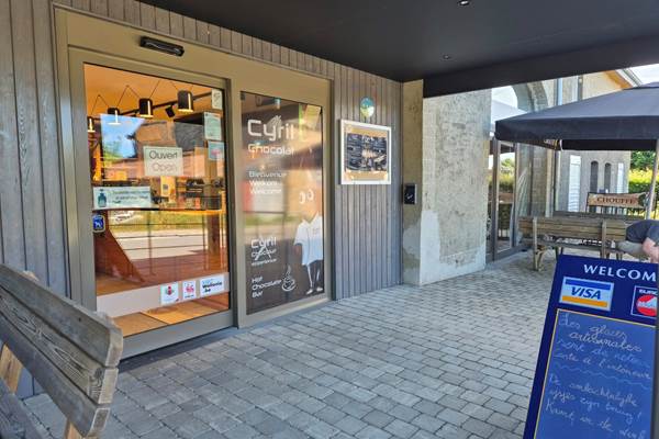 Façade de la boutique Cyril Chocolat à Samrée