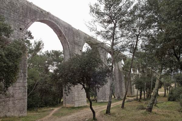 Aqueduc Montpellier Castries 34