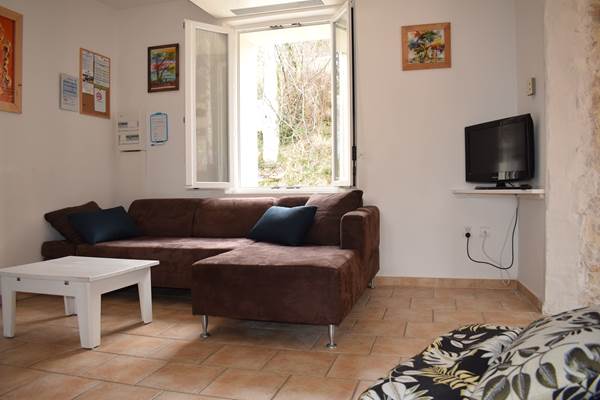 Les gîtes de Moussan - Montbrun Les Bains - coin salon - RDC - gîte 4