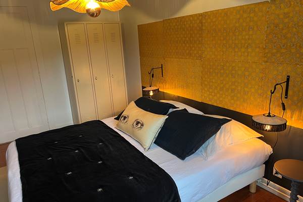 Le 68 - Chambre lit Queen Size avec TV connectée