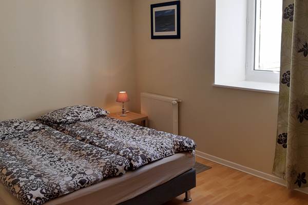 Chambre avec lit bébé