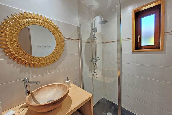 Salle de bain chalet Soleil (3)