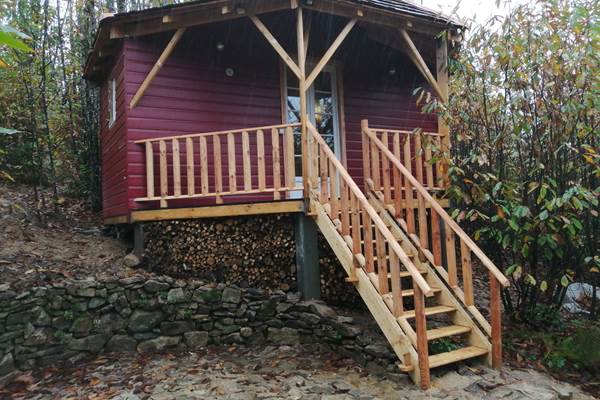 les bois de saint auvent cabane sur pilotis