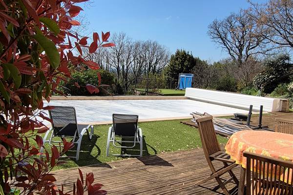 Accès direct terrasse et piscine