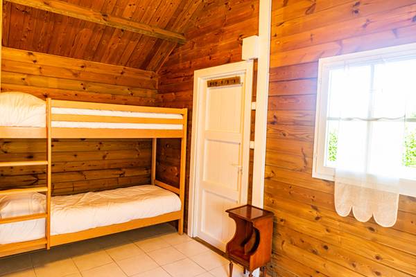 Lits Superposés, Twin cabane