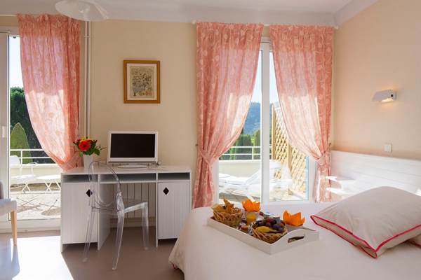 Chambre Grand Confort Triple - Hôtel Le Verdon *** à Gréoux-les-bains