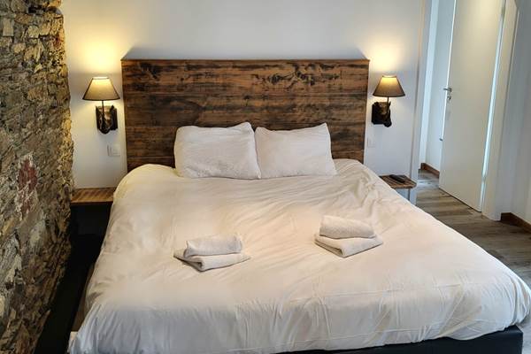 d707b340-fa45-4020-aa5f-fdbb0aa961a4