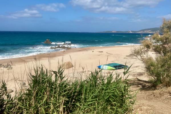 vue plage d'abbartello depuis paillotte kayak paddle 2024-photo-news