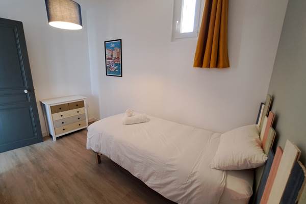 Chambre enfants lumineuse du gîte Le Ramonetage.