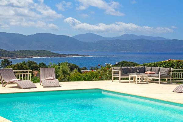 casa-nova-sagone-piscine-vue-golfe