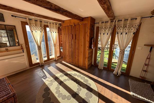 WhatsApp Image 2025-12-19 at 17.13.37-2