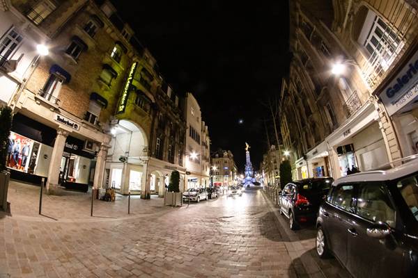 hotel-des-arcades-chambre-double-climatisation-champagne-parking-reims