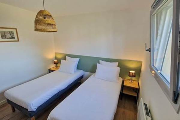 Gi^te l'Unik Chambre la Fore^t